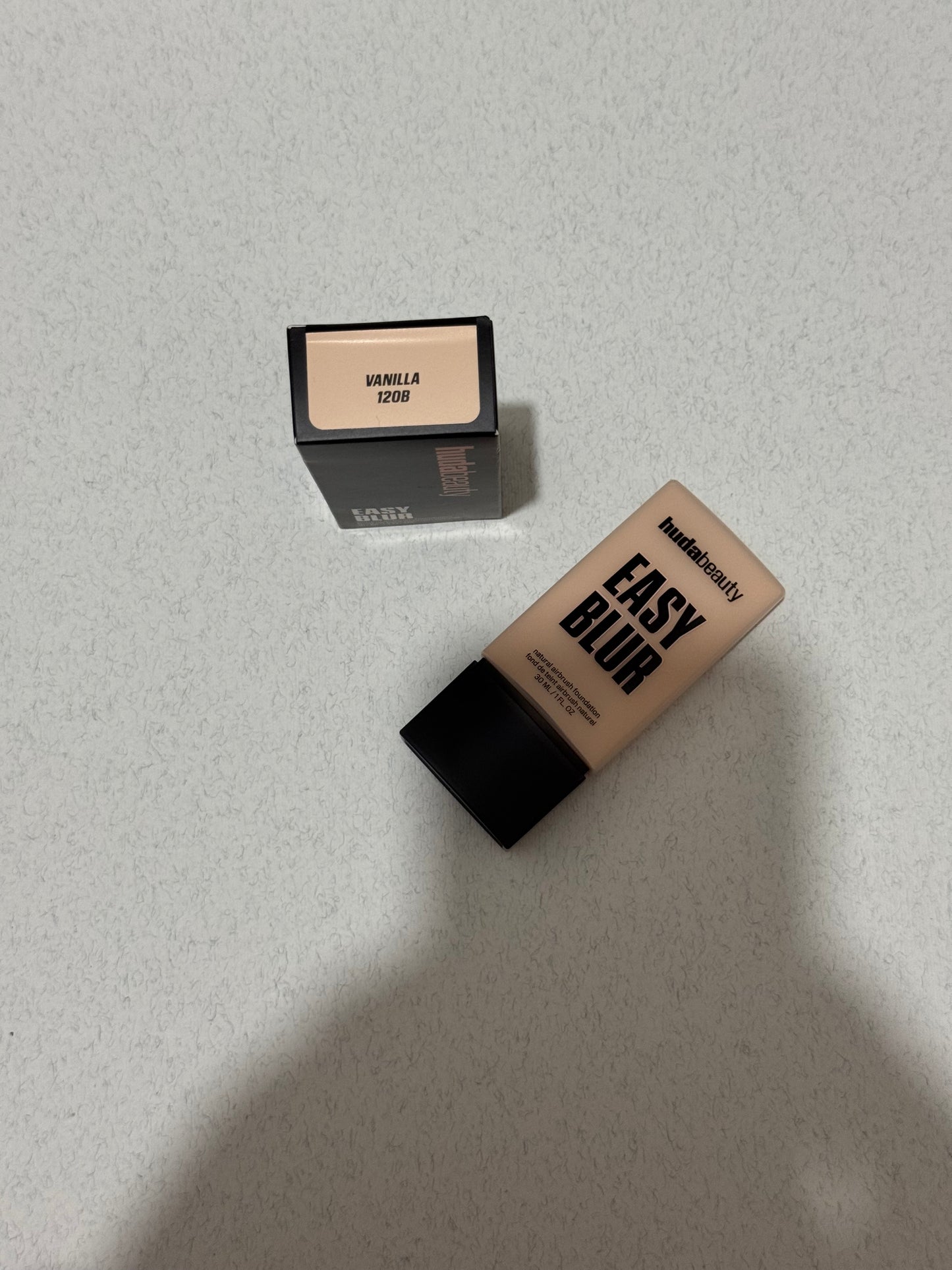 HUDA BEAUTY 
Easy Blur Natural Airbrush Foundation with Niacinamide