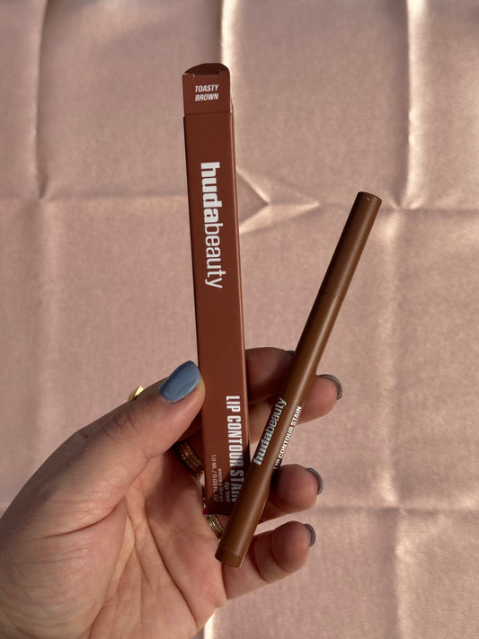 HUDA BEAUTY
Lip Contour Lip Stain for 12-Hour Wear
