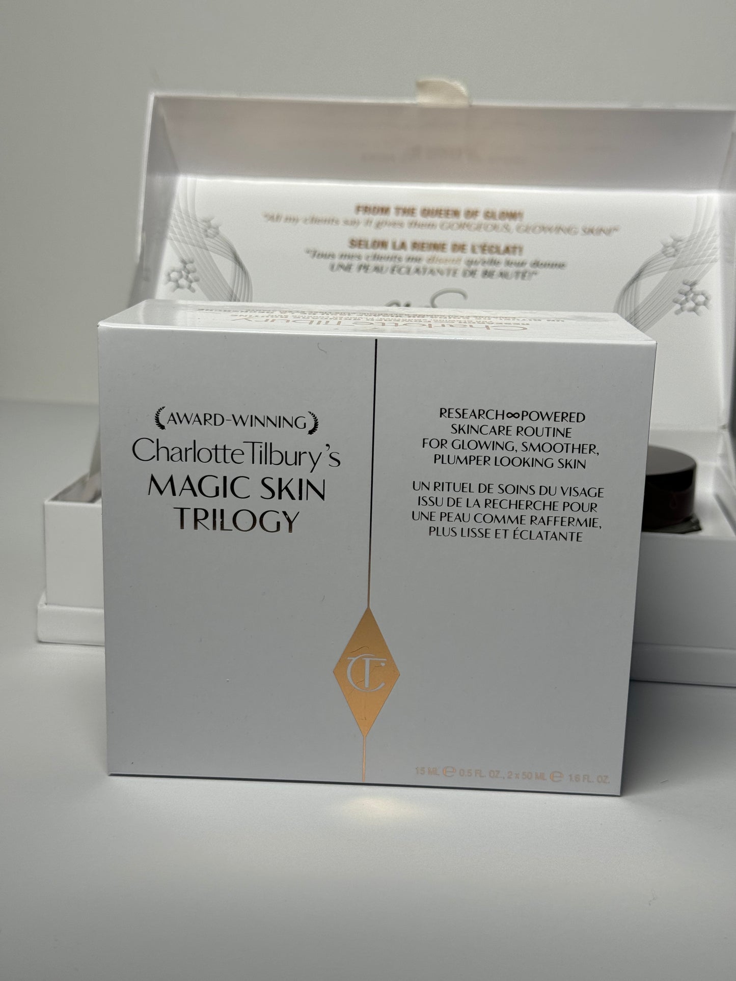 Charlotte Tilbury
Magic Trilogy Set
-Charlotte’s Magic Cream 50 ml
-Magic Night Cream 50 ml
-Magic Eye Rescue 15 ml