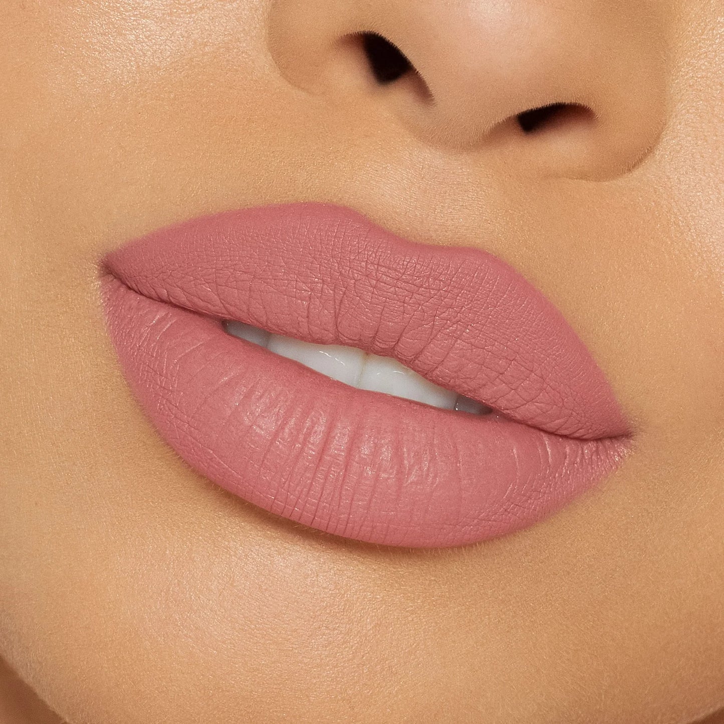 Kylie Jenner
Matte Liquid Lipstick & Lip Liner