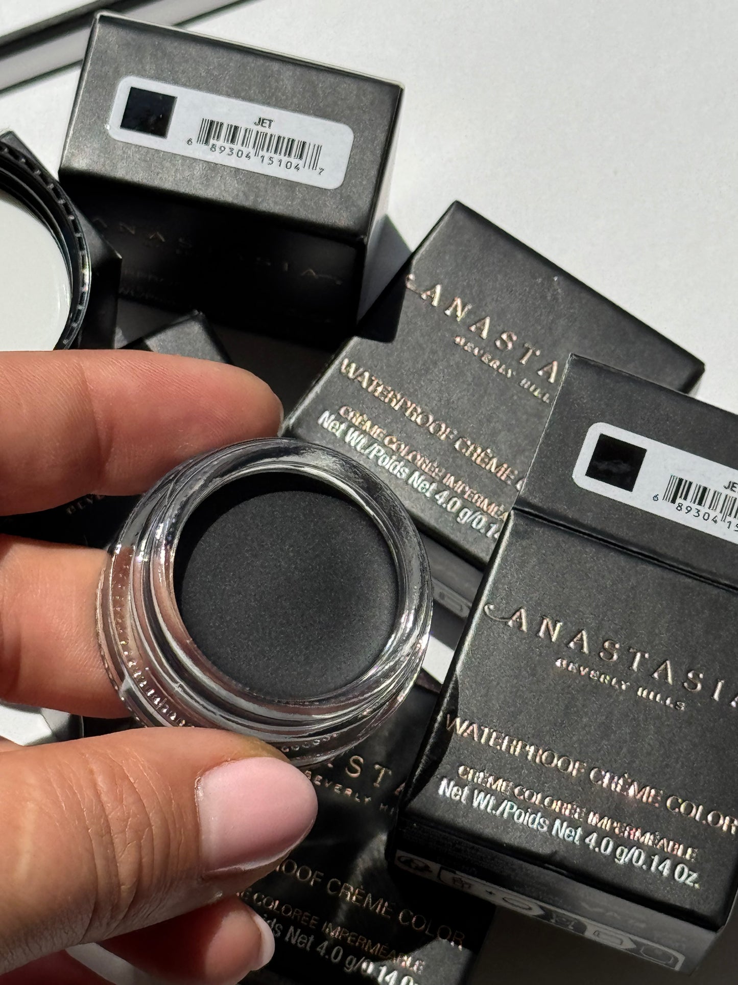 ANASTASIA BEVERLY HILLS
WATERPROOF CREME COLOR - JET MATTE