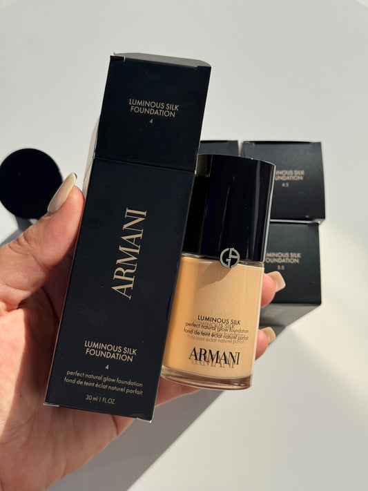 Armani Beauty
Luminous Silk Natural Glow Blurring Liquid Foundation with 24 Hour Wear