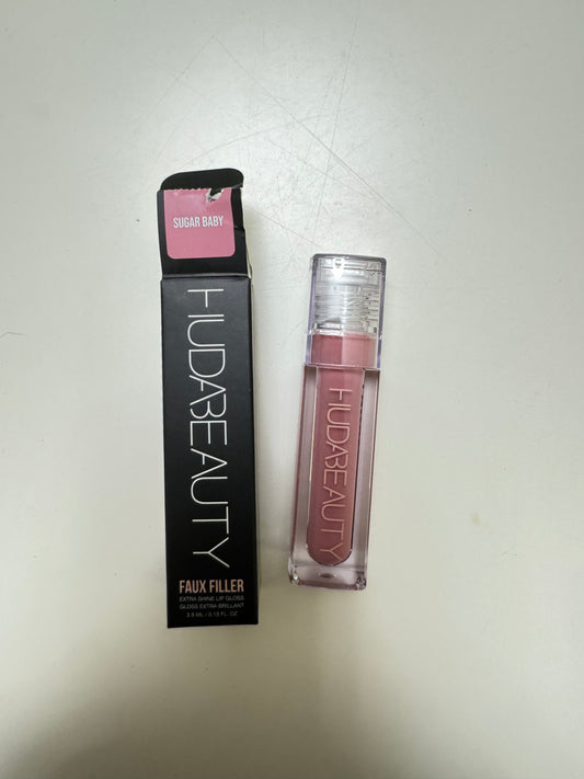 HUDA BEAUTY
Faux Filler Shiny Non-Sticky Lip Gloss