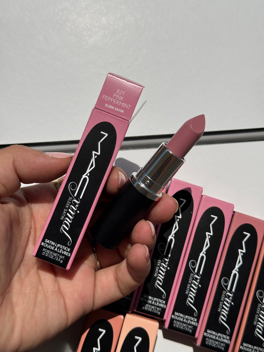 MAC Cosmetics
M·A·Cximal Sleek Satin 8HR Full-Coverage Hydrating Lipstick