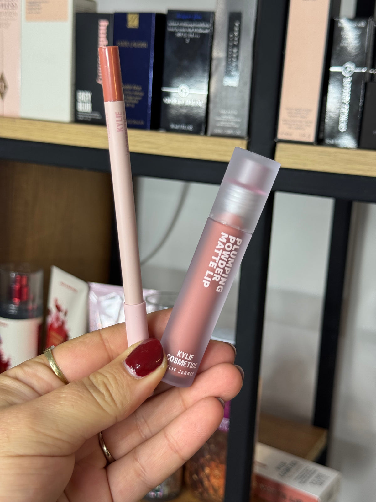 Kylie Jenner
Plumping Matte Lip Kit