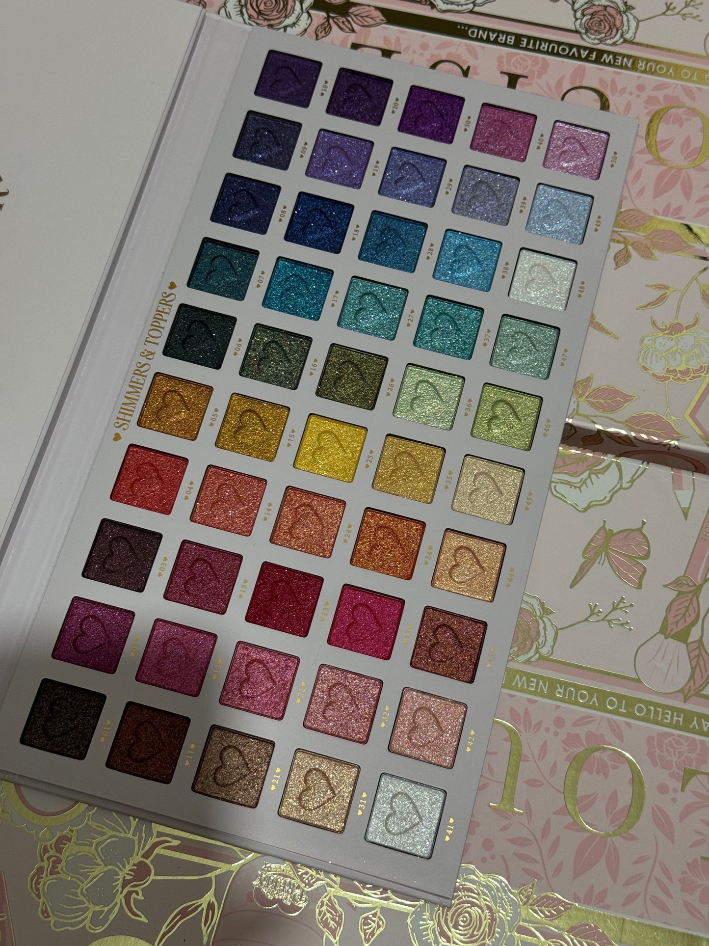 Plouise
The Creative Comeback
150 Pan Rainbow Palette
100 Matte Shades & 50 Shimmer Shades