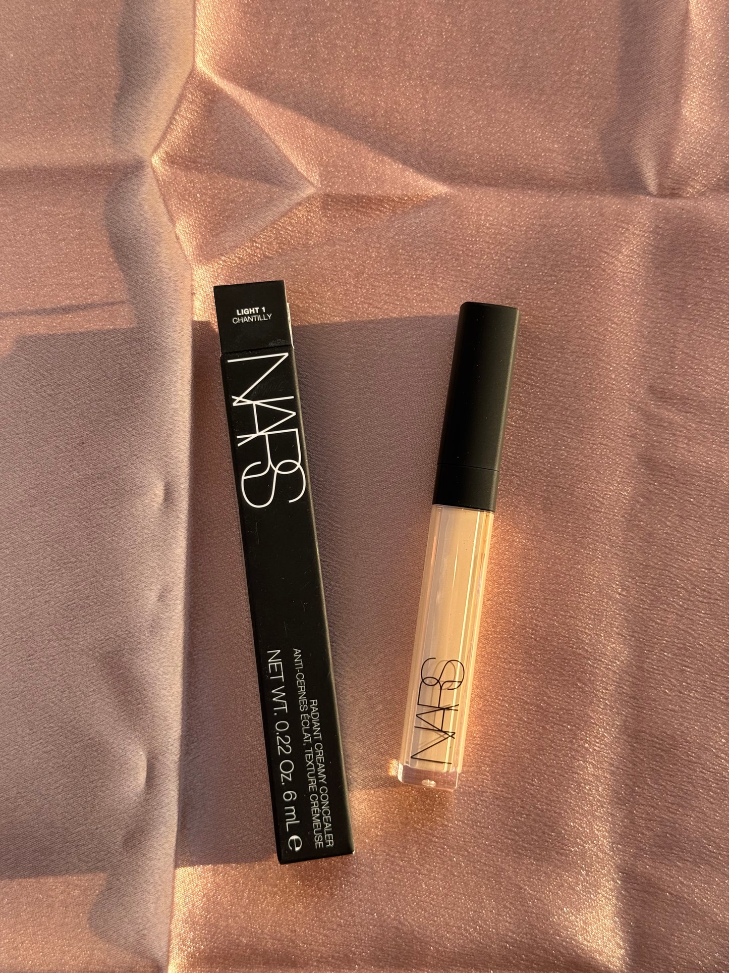 NARS 
Radiant Creamy Concealer with Hydrating Medium Coverage