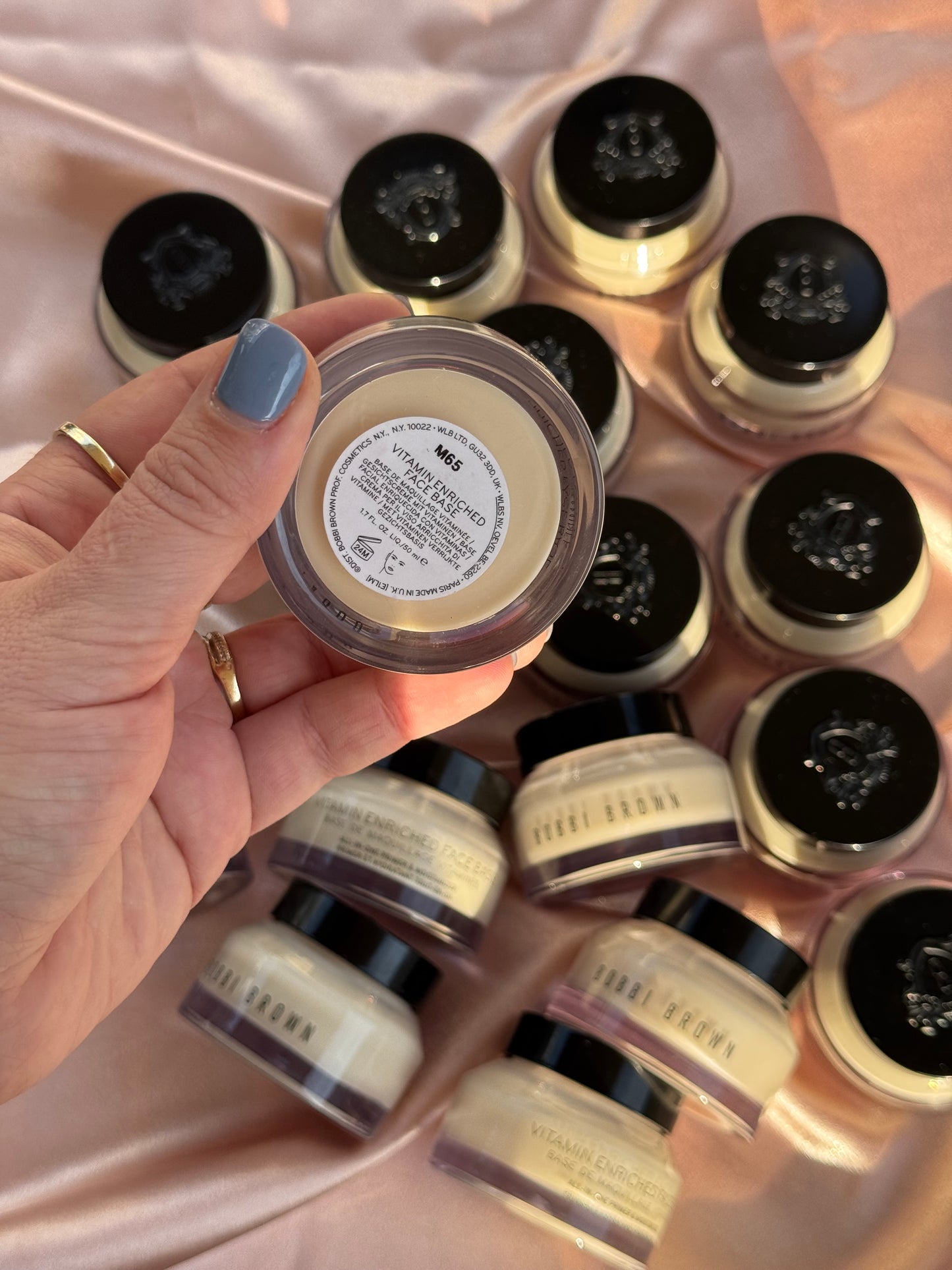 Bobbi Brown 
Vitamin Enriched Face Base Moisturizer & Primer with Vitamin C + Hyaluronic Acid