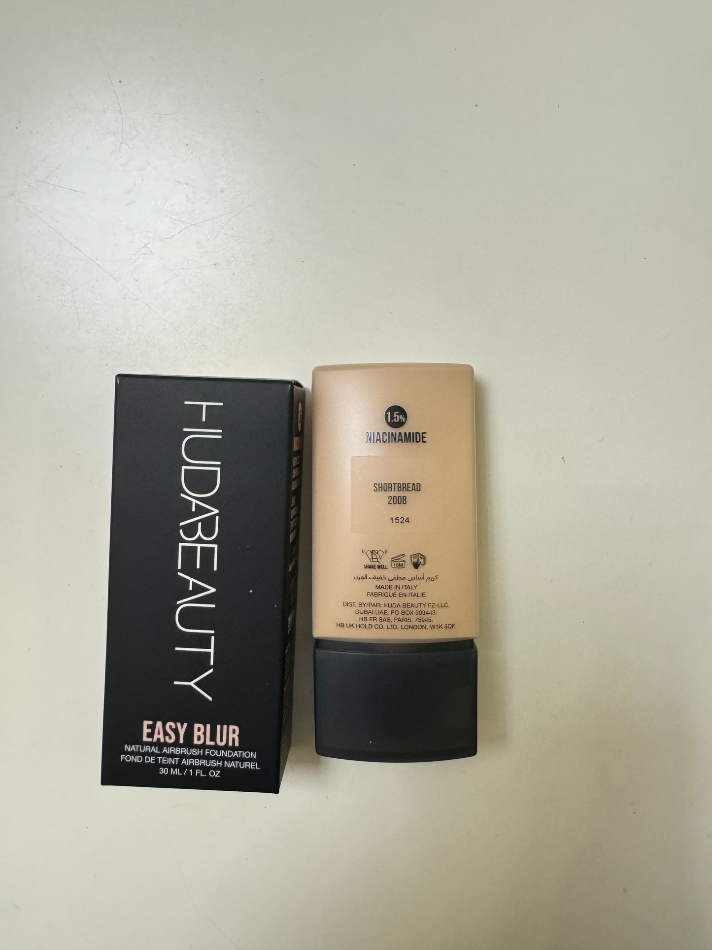 HUDA BEAUTY
Easy Blur Natural Airbrush Foundation with Niacinamide