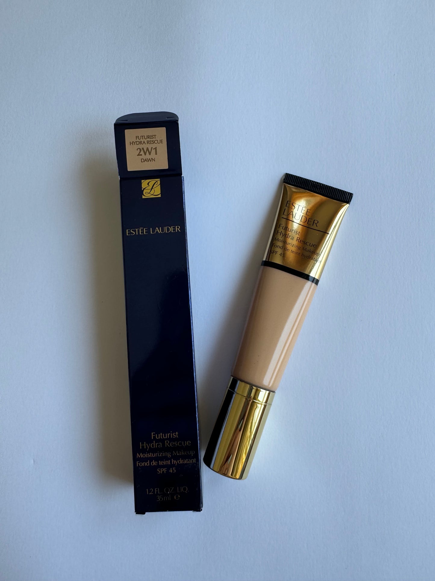 Estée Lauder
Futurist Hydra Rescue Moisturizing Foundation SPF 45 with Vitamin E