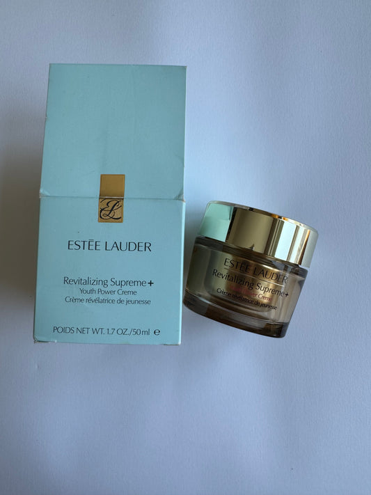 Estee Lauder
Revitalizing Supreme+
Youth Power Creme