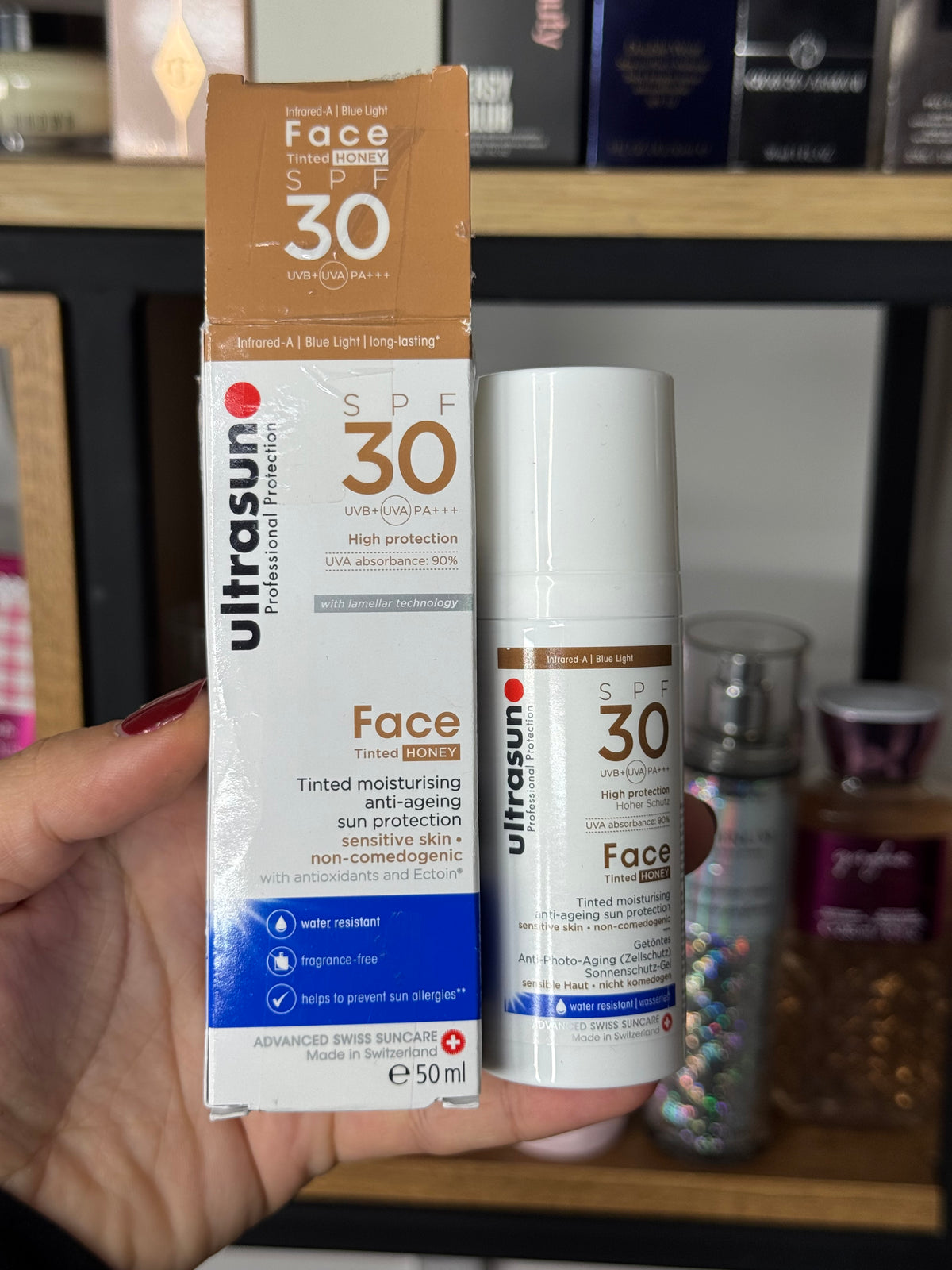 Ultrasun
SPF50+ Tinted Face Sun Cream - Honey
