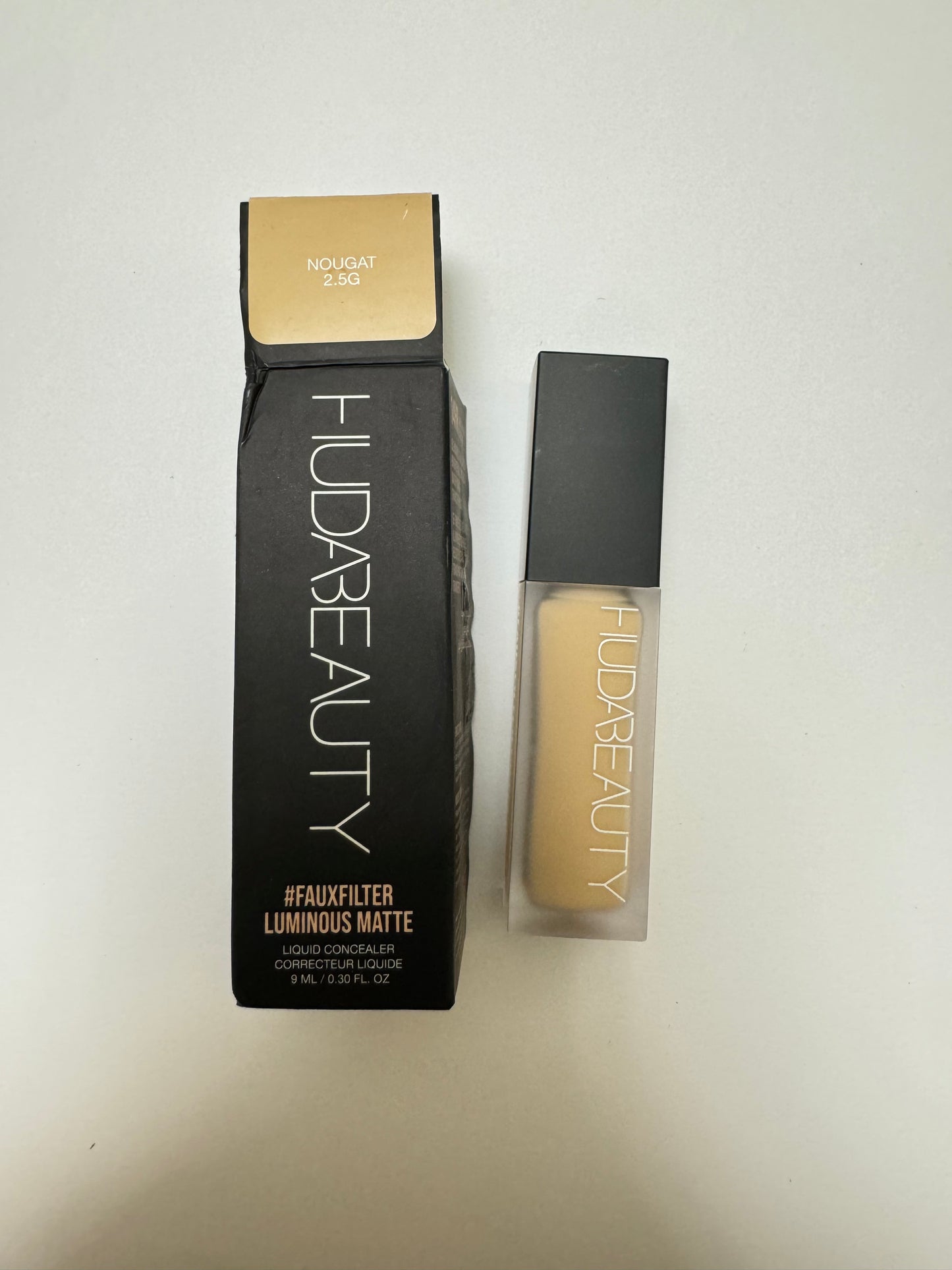 HUDA BEAUTY
#FauxFilter Matte Buildable Coverage Waterproof Concealer