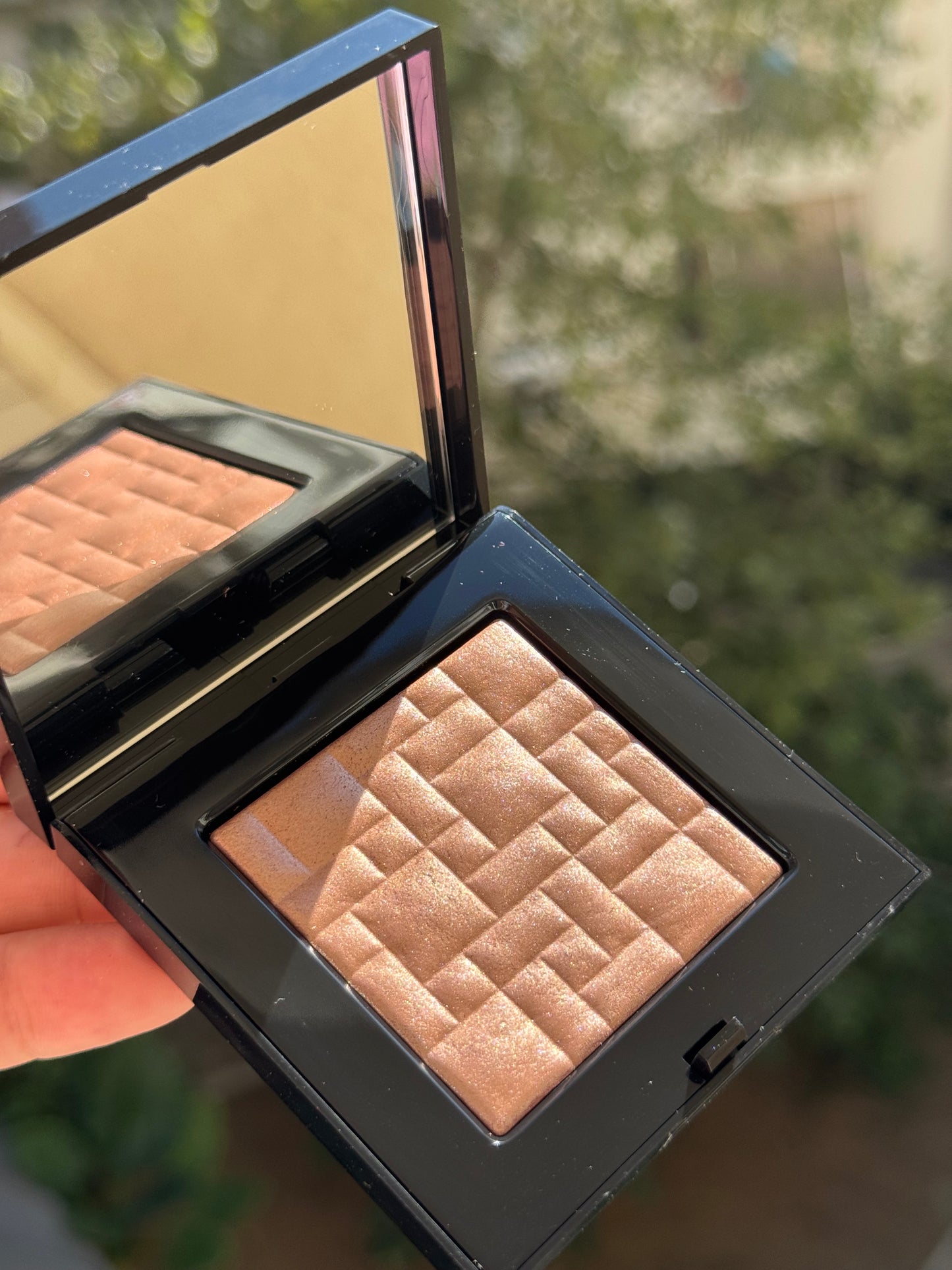 Bobbi Brown
Highlighting Powder
