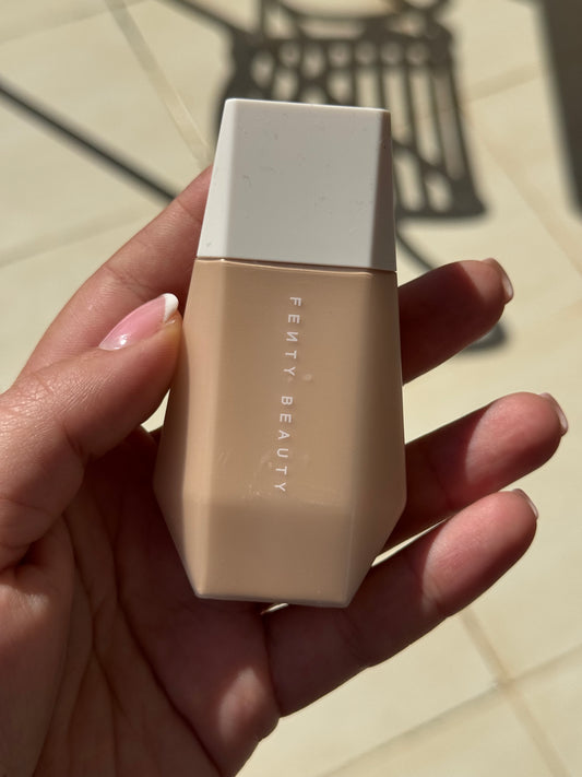 Fenty Beauty by Rihanna
Eaze Drop Blurring Skin Tint