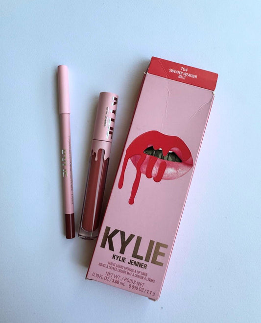 Kylie Jenner
Matte Liquid Lipstick & Lip Linner