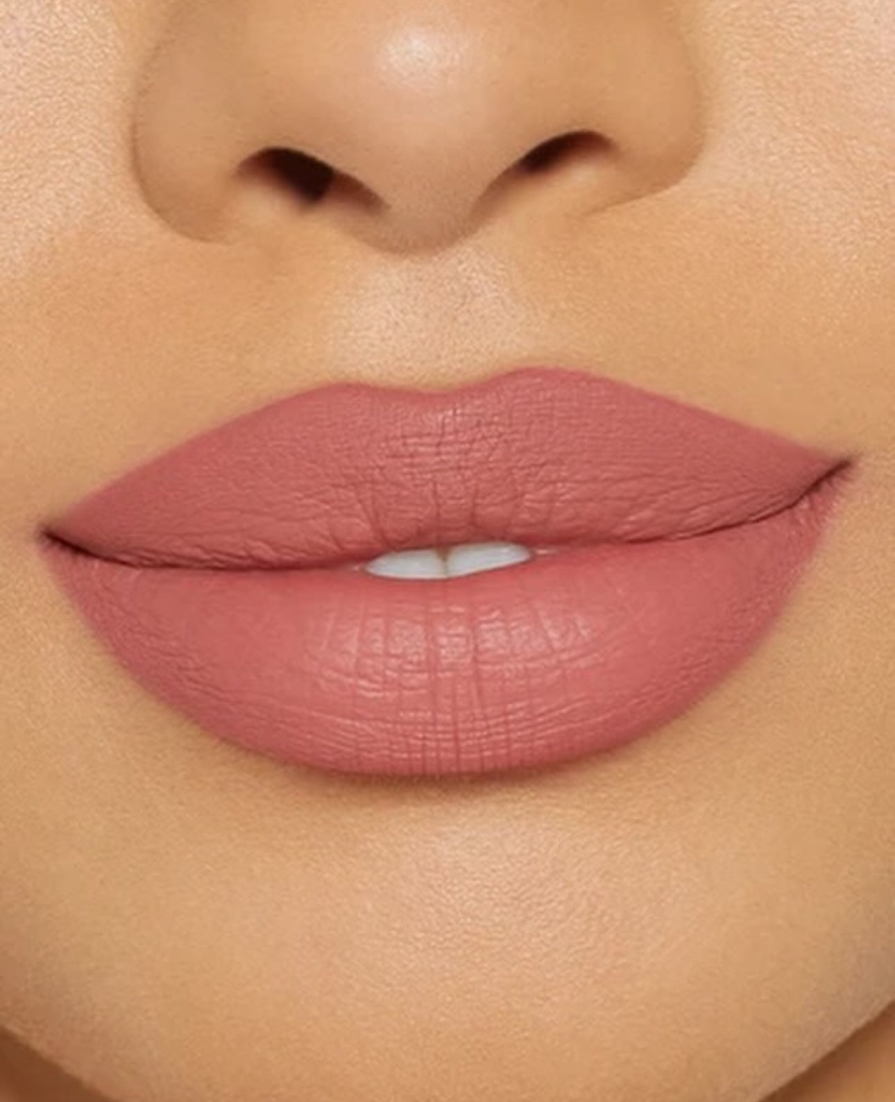 Kylie Jenner
Matte Liquid Lipstick & Lip Linner