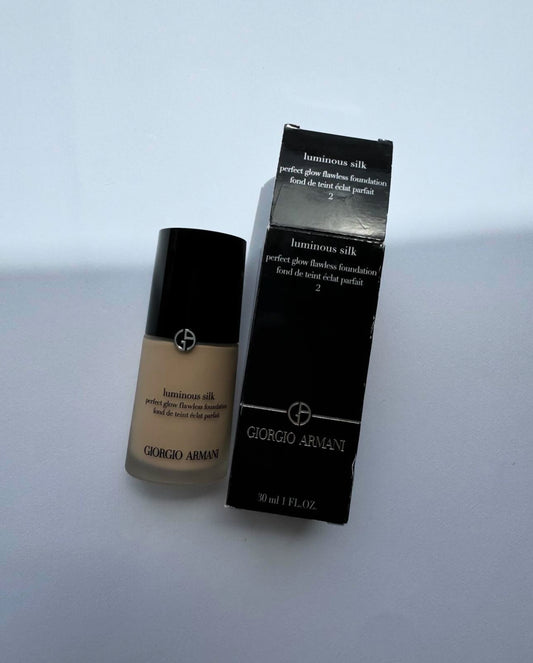 Armani Beauty
Luminous Silk Perfect Glow Flawless Oil-Free Foundation