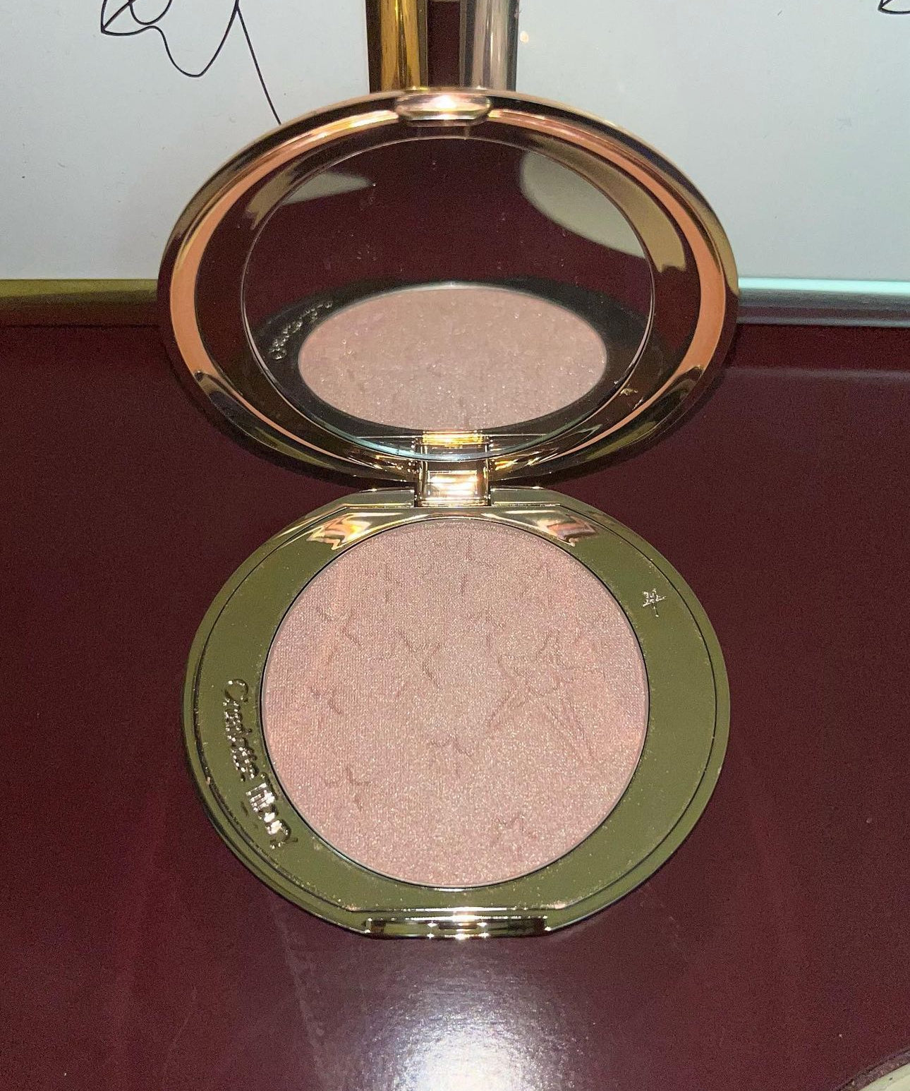 Charlotte Tilbury
Glow Glide Face Architect Highlighter