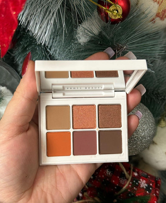 Fenty Beauty By Rihanna
Snap Shadows Mix & Match Eyeshadow Palette