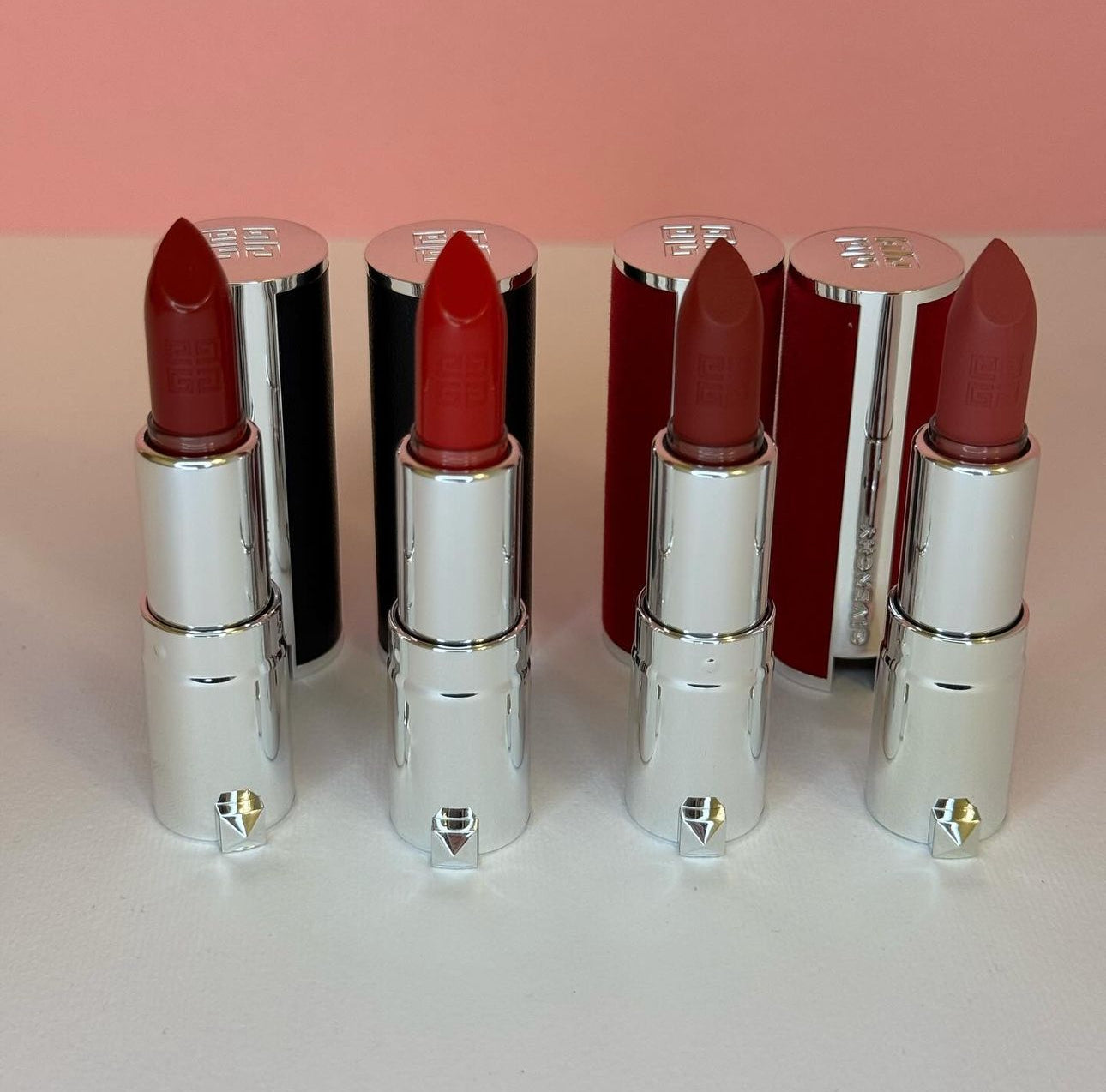 Givenchy
Mini Le Rouge Interdit Intense Silk Limited Edition Lip Set
Shade 333 L’Interdit
306 Carmin Escarpin
37 Rouge Graine
27 Rouge Infuse