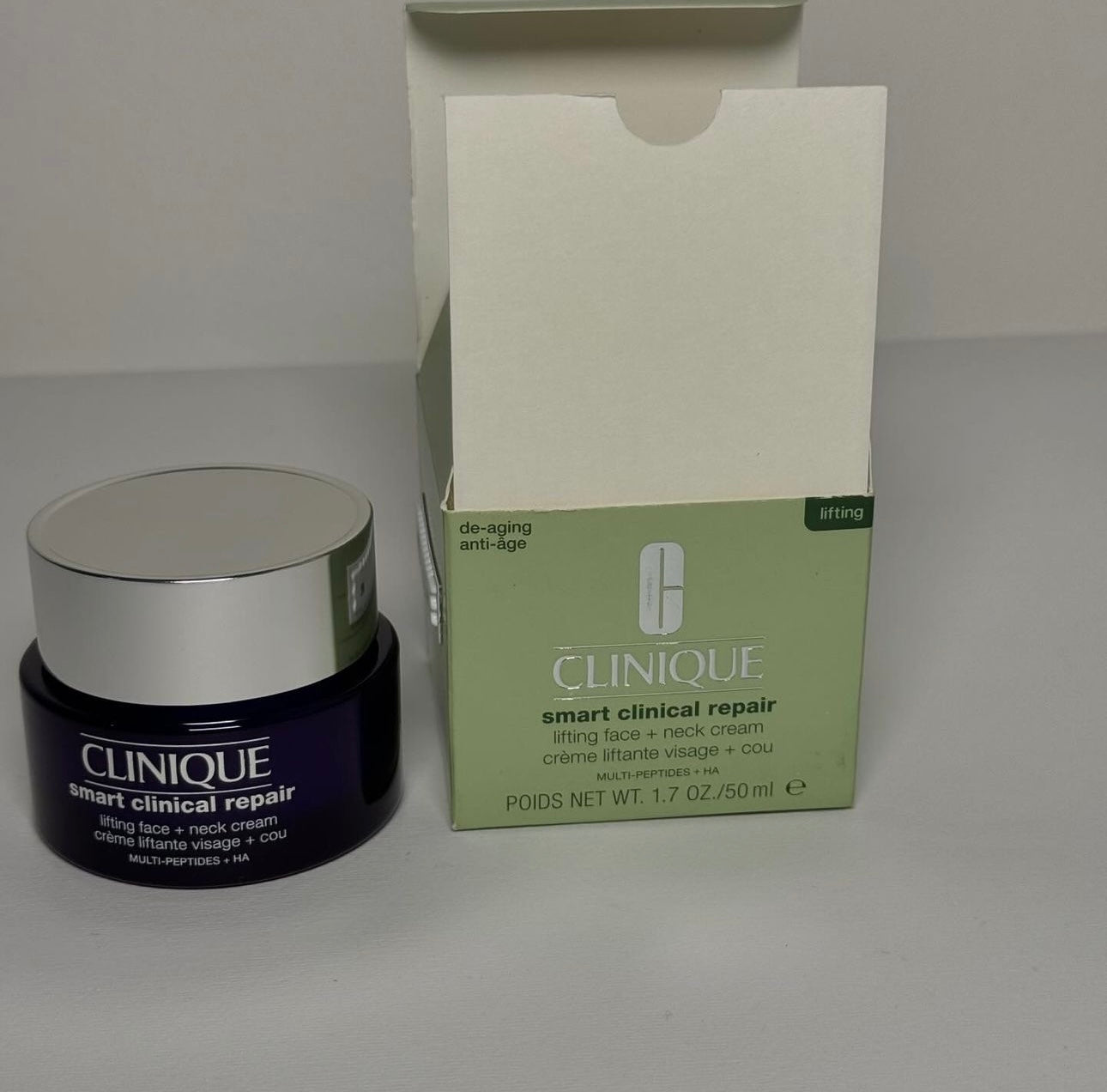 Clinique 
Smart Clinical Repair
Lifting face + neck cream
Anti-aging 
Skin type very dry to dry,dry combination,combination oily,oily