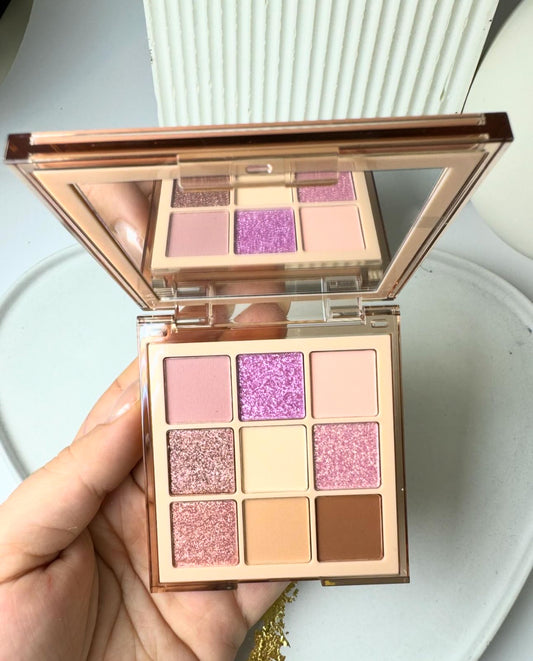 Huda Beauty
Nude Light Obsessions Eyeshadow Palette