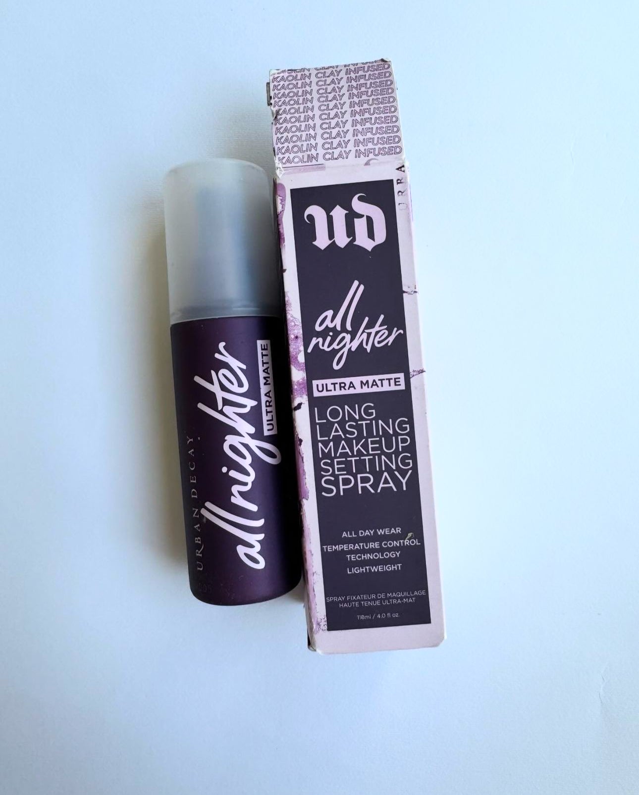 Urban Decay
All Nighter Ultra Matte Makeup Setting Spray